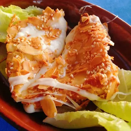 Pitos غوموشْلوك